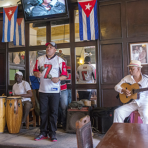 Musical group in a restaurant in the historic city center Salvador Aznar / Shutterstock.com 