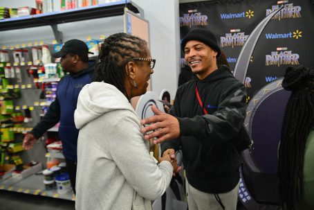 Rapper T.I. greets Walmart shoppers. Photo: Aric Thompson